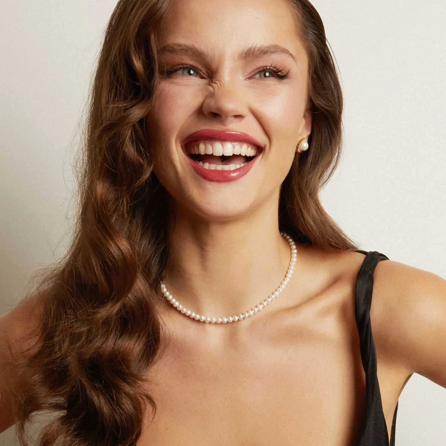 Aurate x Marilyn Monroe: Pearl Choker Necklace - Image 4