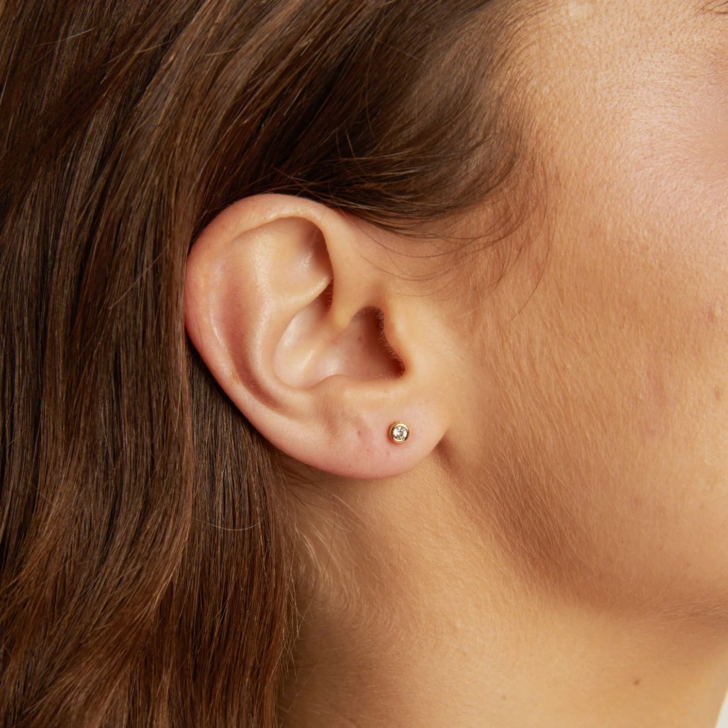 Aurate x Wilson: Lab Grown White Sapphire Bezel Stud Earrings - Image 5