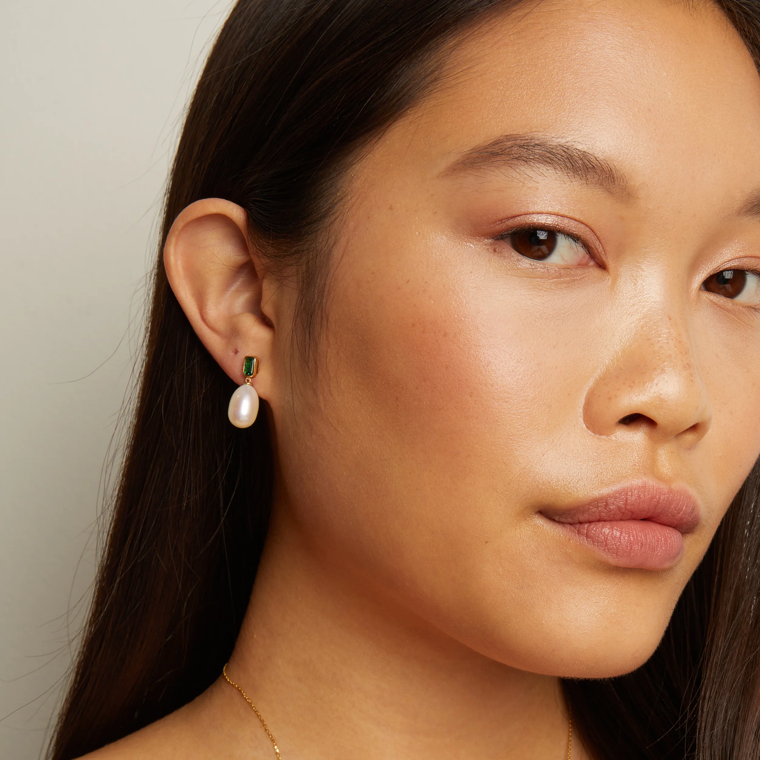 Lab Grown Emerald Heirloom Pearl Drop Earrings - Image 9