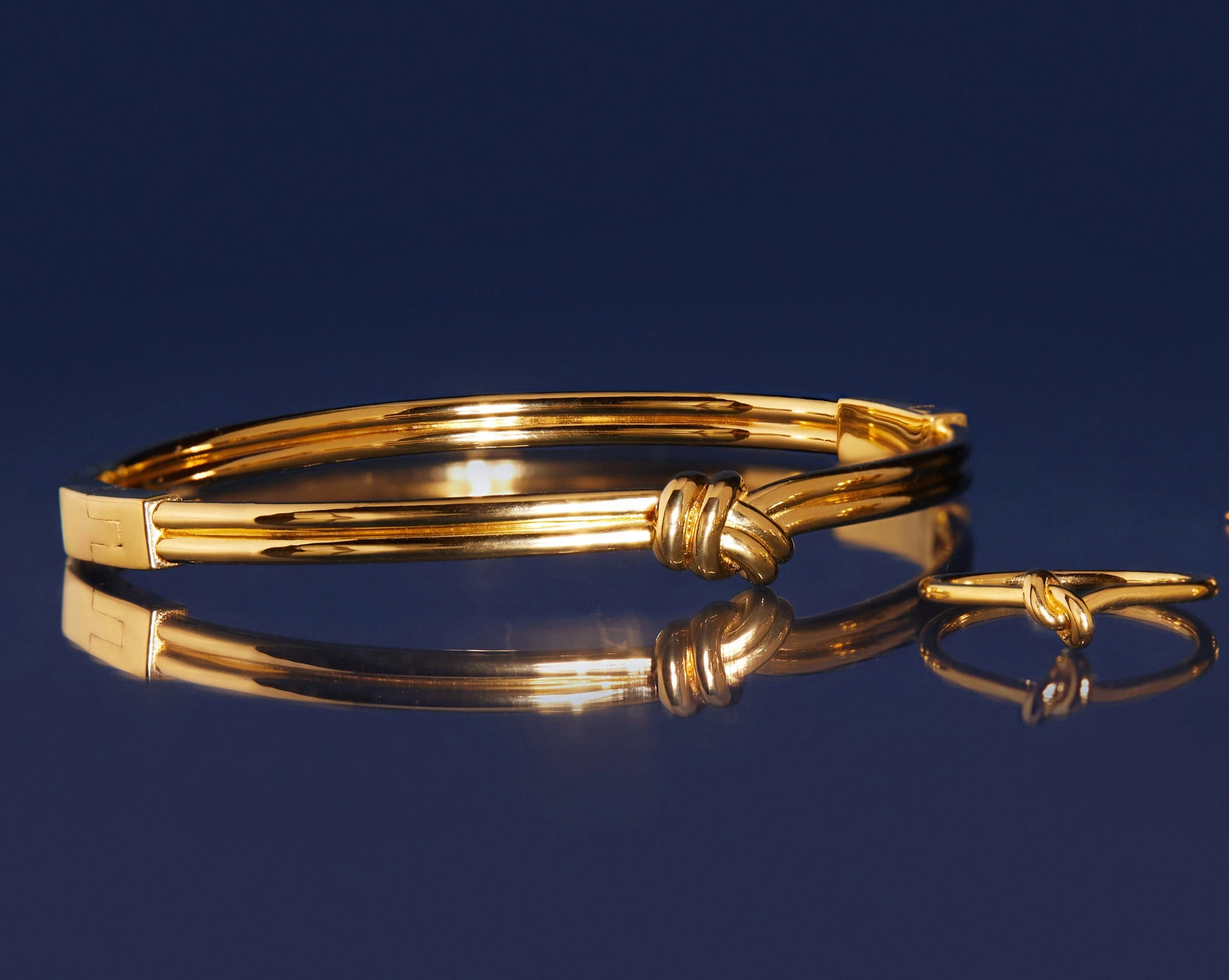 Gold Knot Hinged Bracelet - Image 8