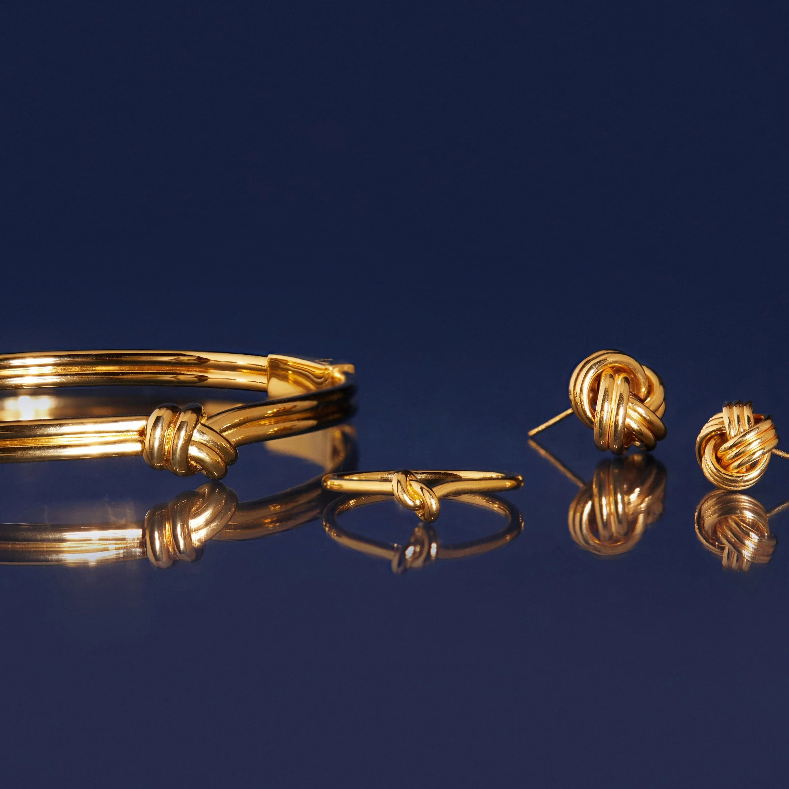 Gold Knot Ring - Image 7